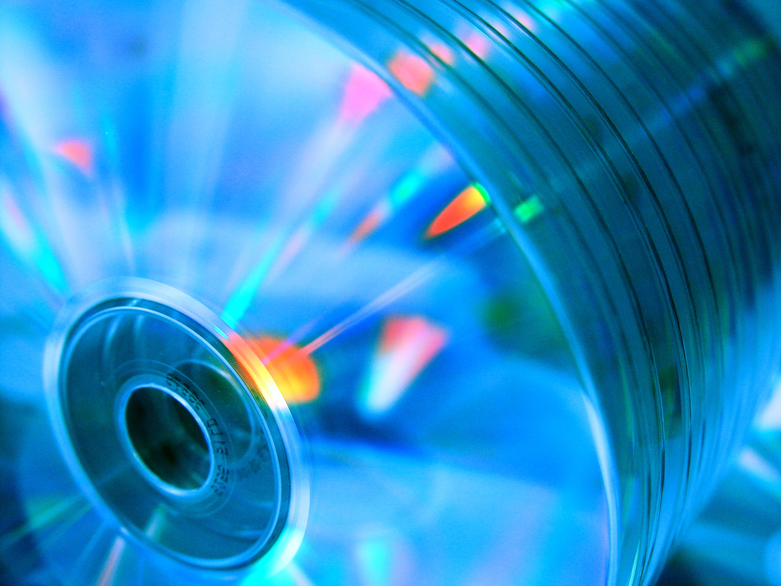 Cómo recuperar los archivos de un CD-ROM o DVD que parece ilegible.